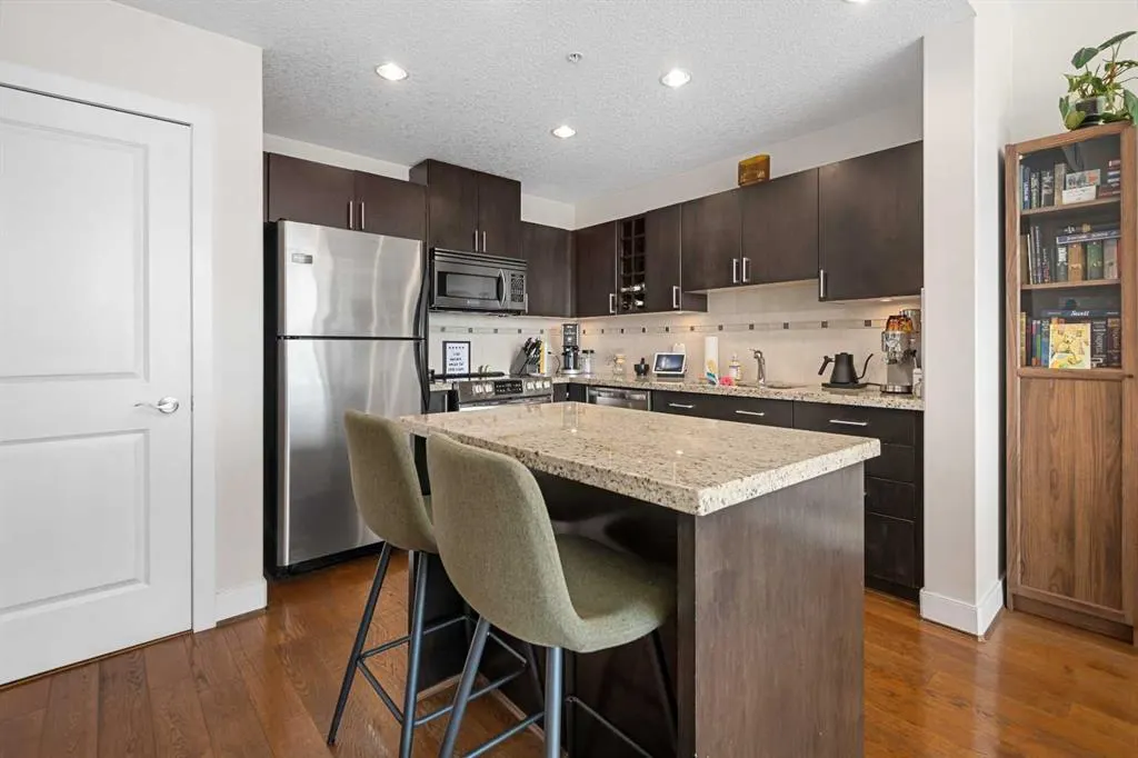 77 Spruce Place SW, #2005