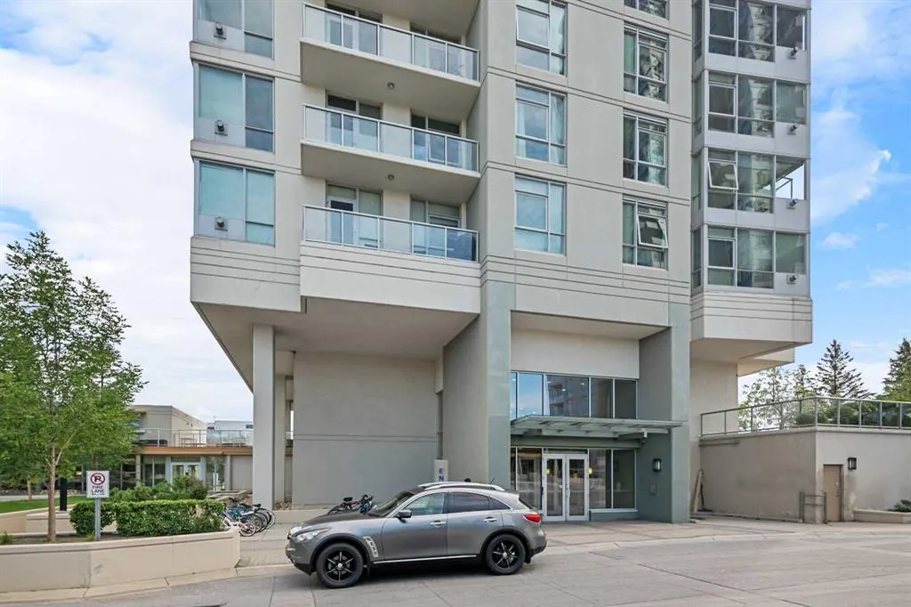 77 Spruce Place SW, #2005