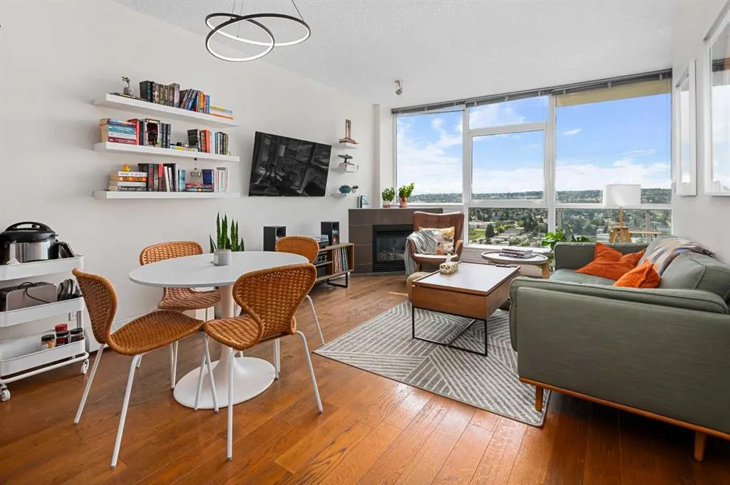 77 Spruce Place SW, #2005