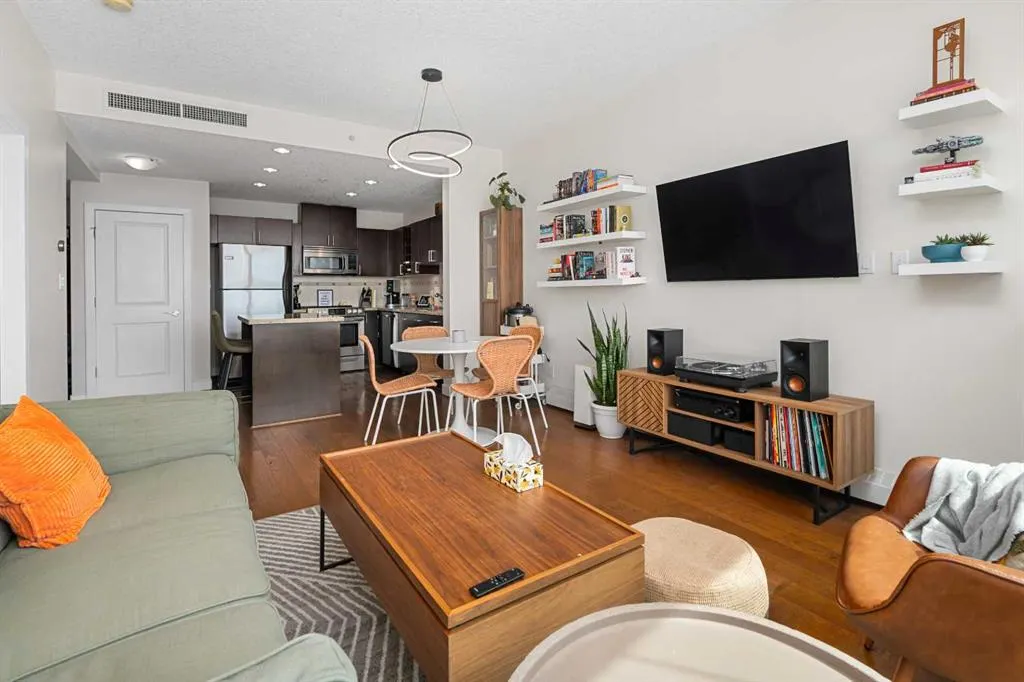 77 Spruce Place SW, #2005
