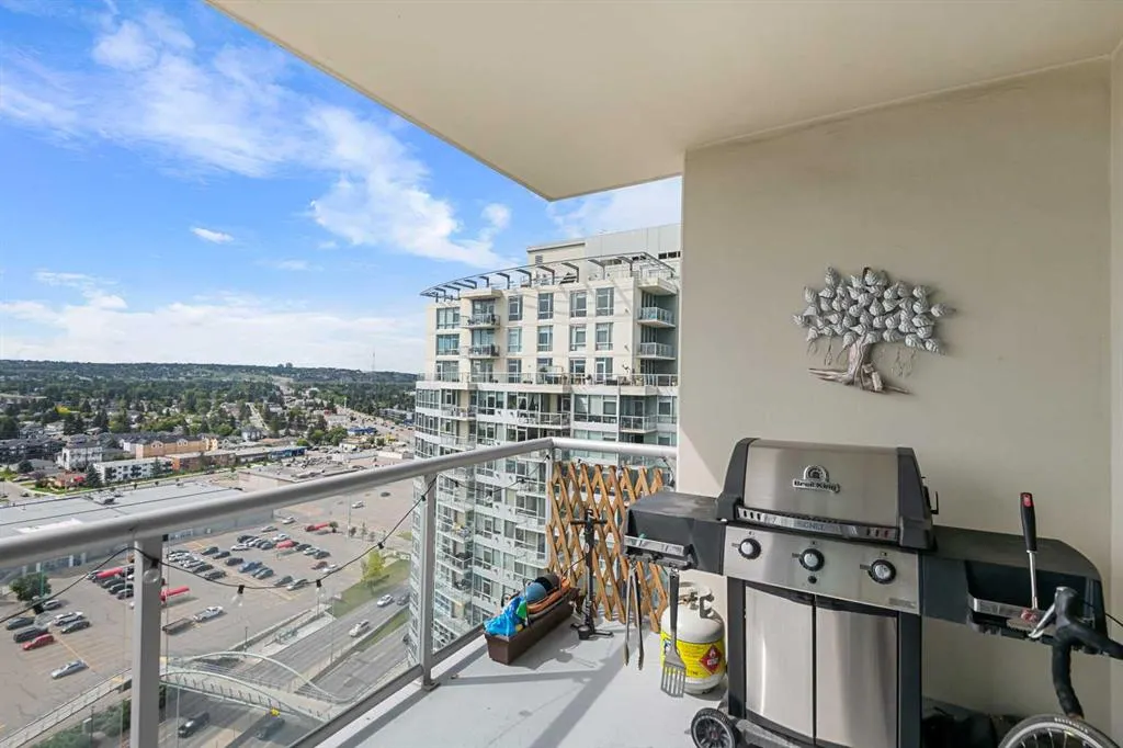 77 Spruce Place SW, #2005