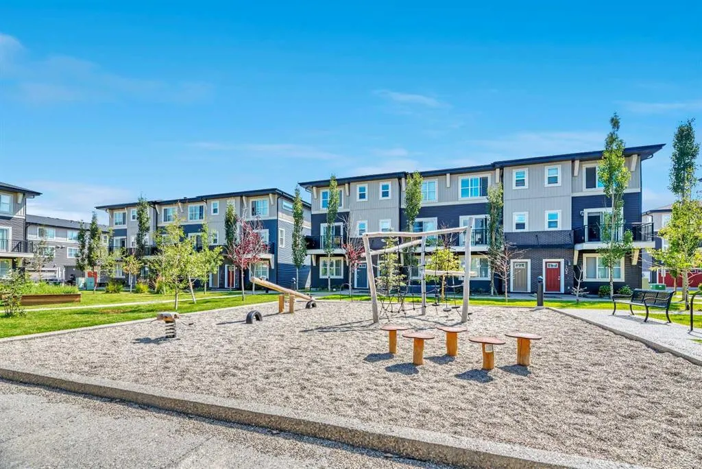72 Cornerstone Manor NE, #513