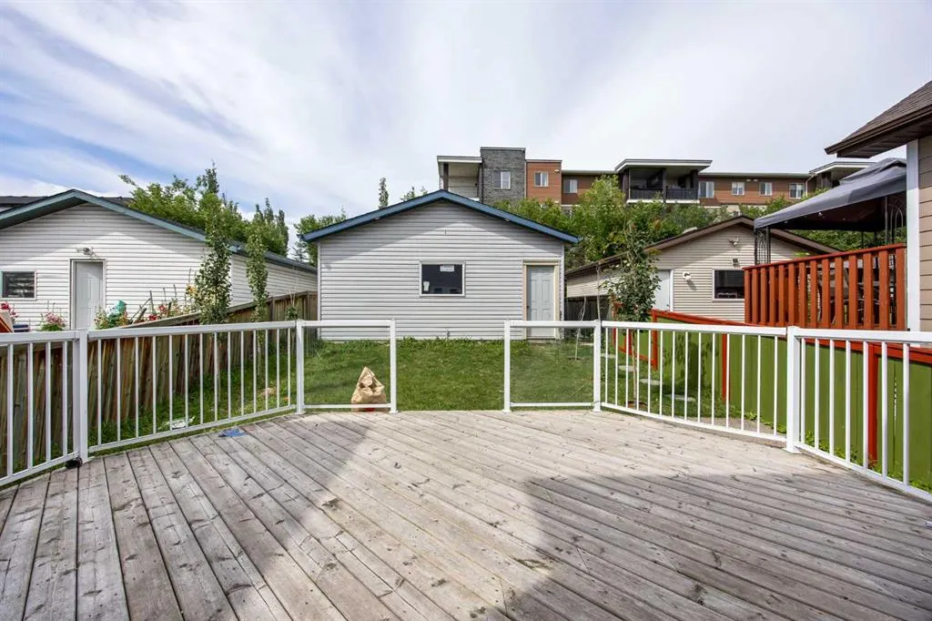 78 Tarington Place NE