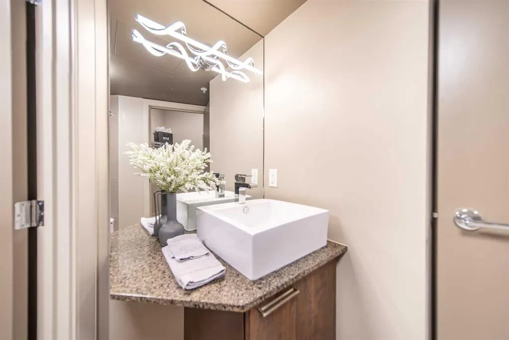 220 12 Avenue SE, #1001
