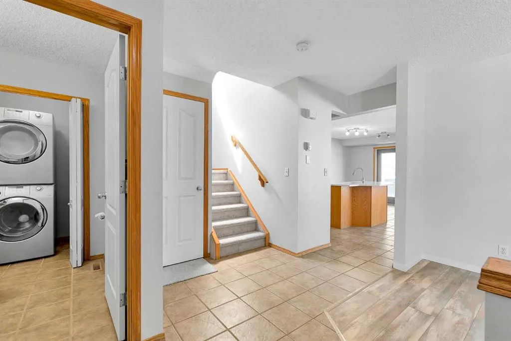 35 Saddlehorn Crescent NE