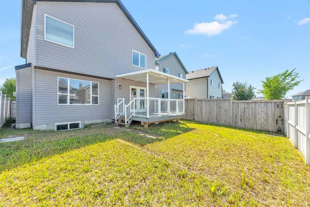 35 Saddlehorn Crescent NE