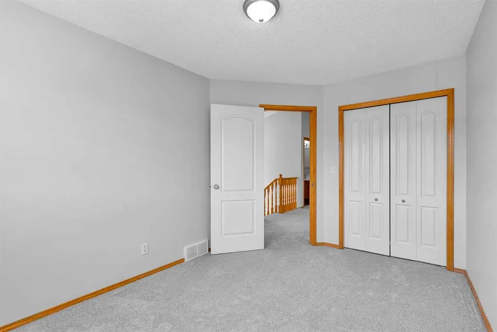 35 Saddlehorn Crescent NE