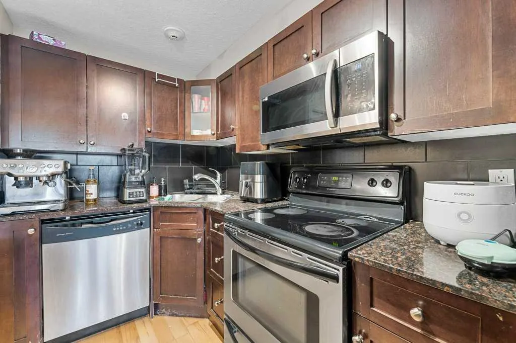 728 3 Avenue NW, #404