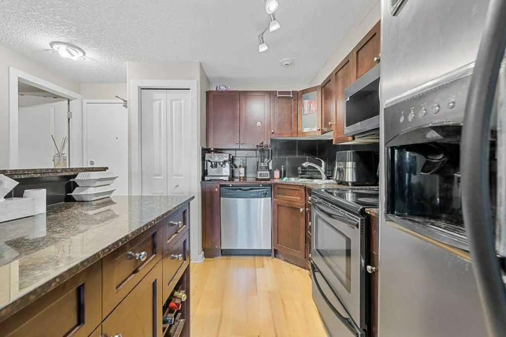 728 3 Avenue NW, #404