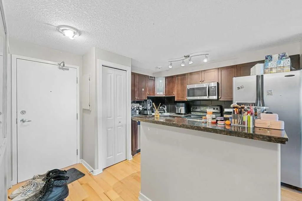 728 3 Avenue NW, #404