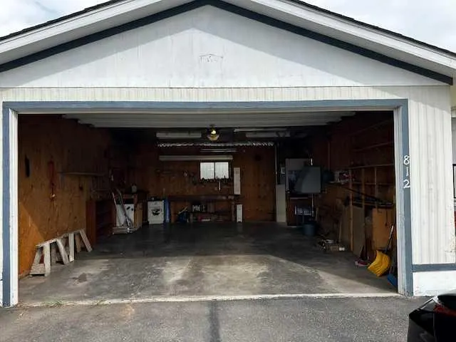 812 Bayview Crescent