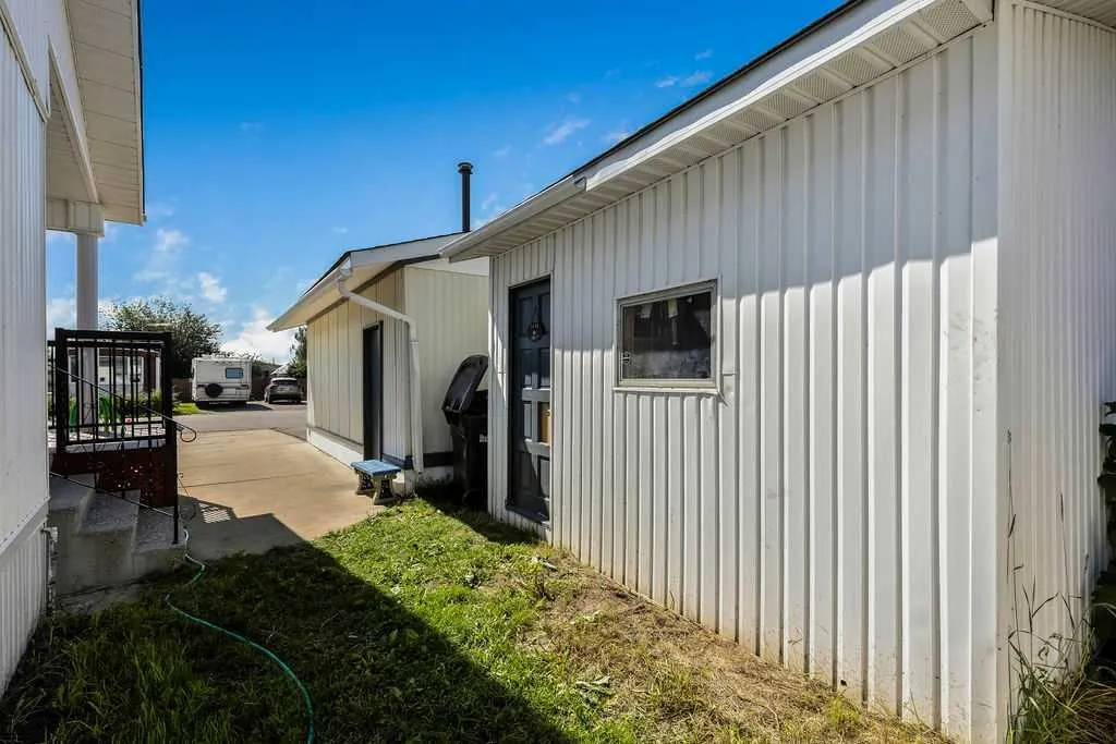 812 Bayview Crescent