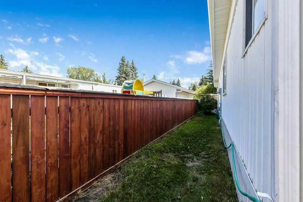 812 Bayview Crescent