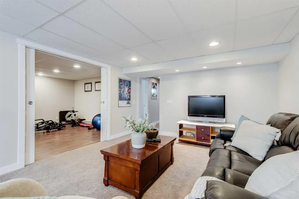 362 Williamstown Green NW