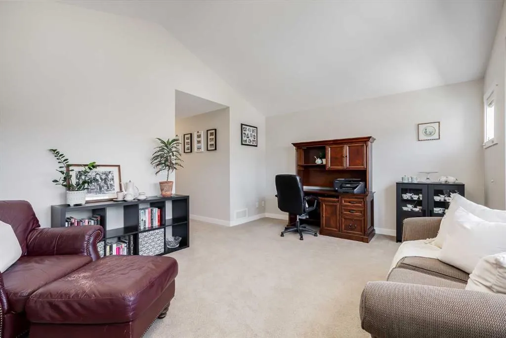 362 Williamstown Green NW