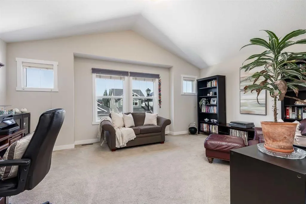 362 Williamstown Green NW
