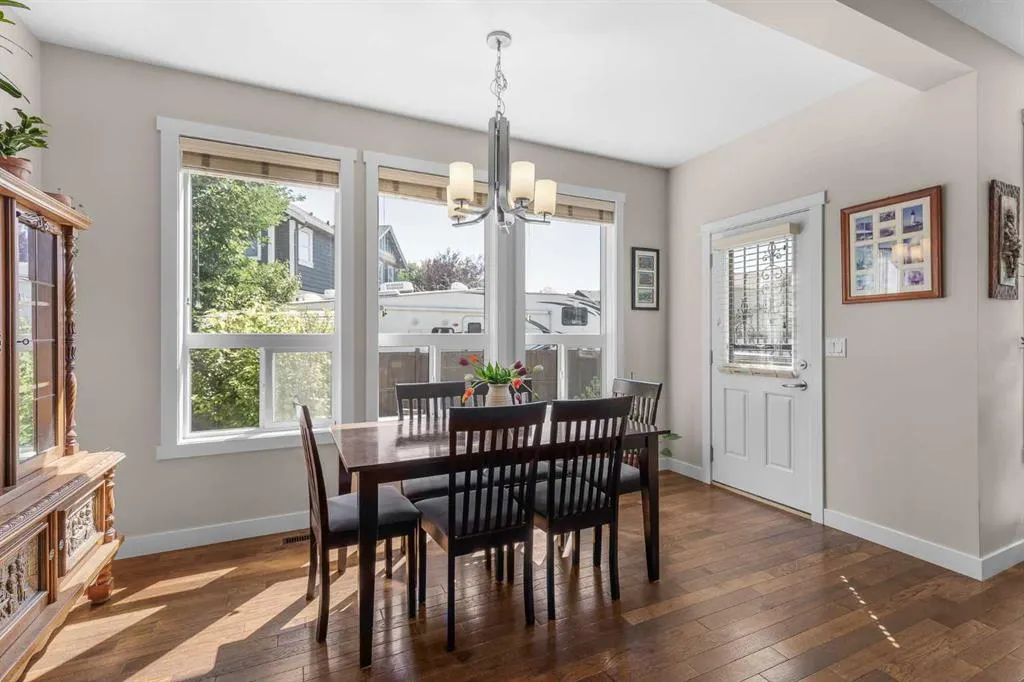 362 Williamstown Green NW