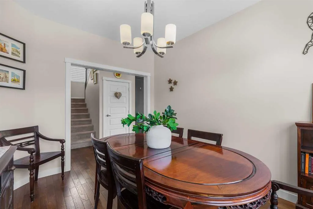 362 Williamstown Green NW