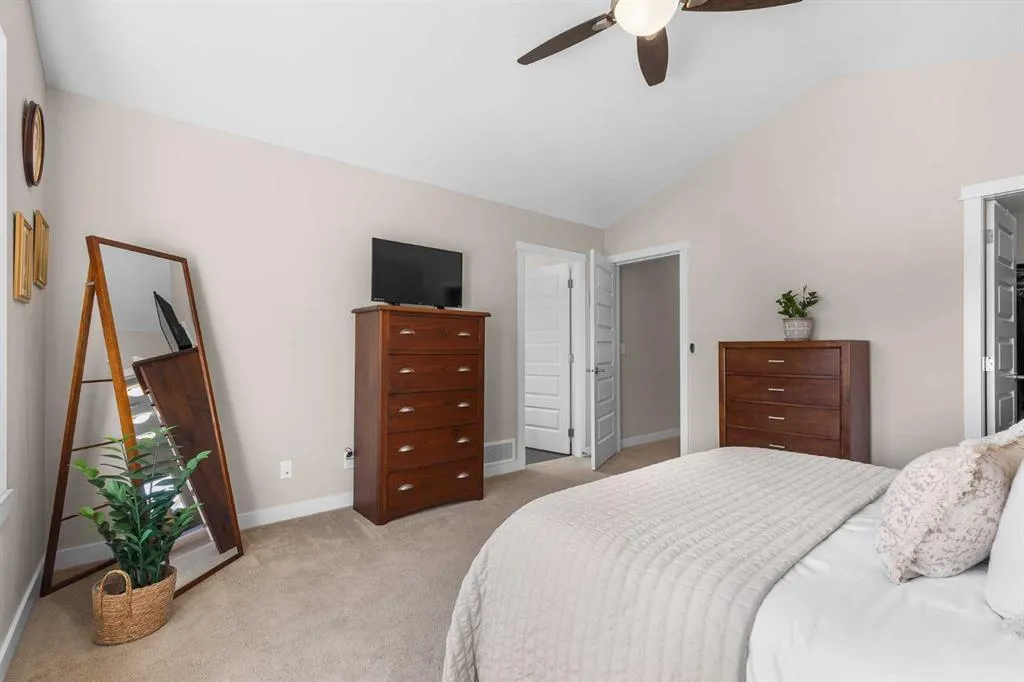 362 Williamstown Green NW