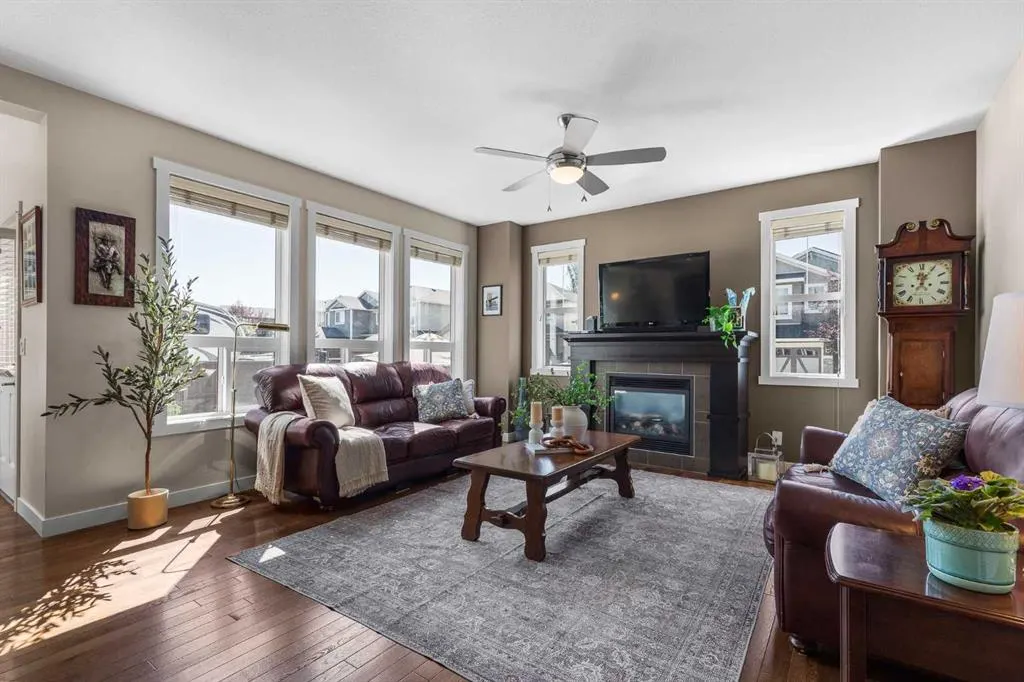 362 Williamstown Green NW
