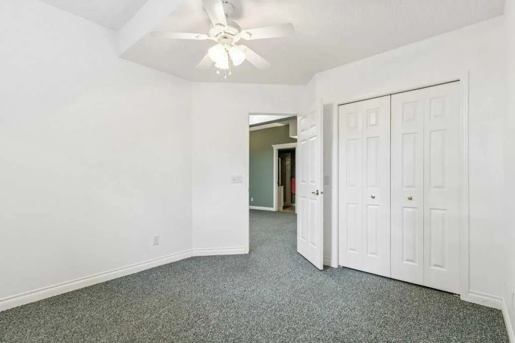 18 Varsity Estates Park NW