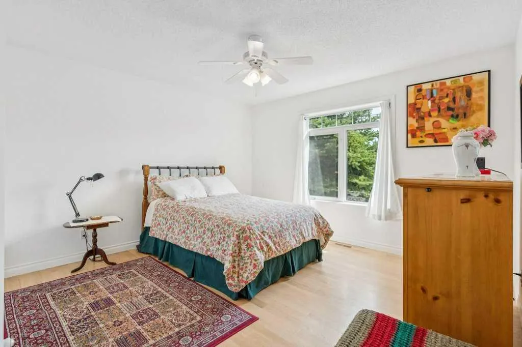 18 Varsity Estates Park NW