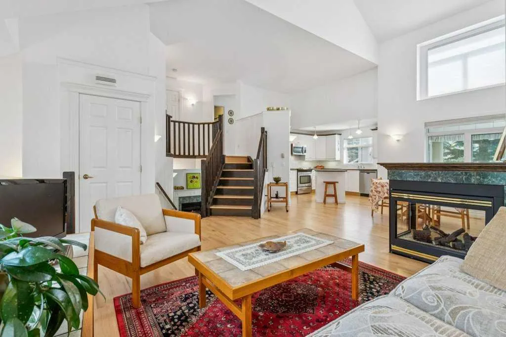 18 Varsity Estates Park NW