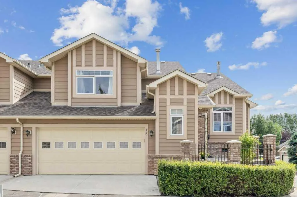 18 Varsity Estates Park NW