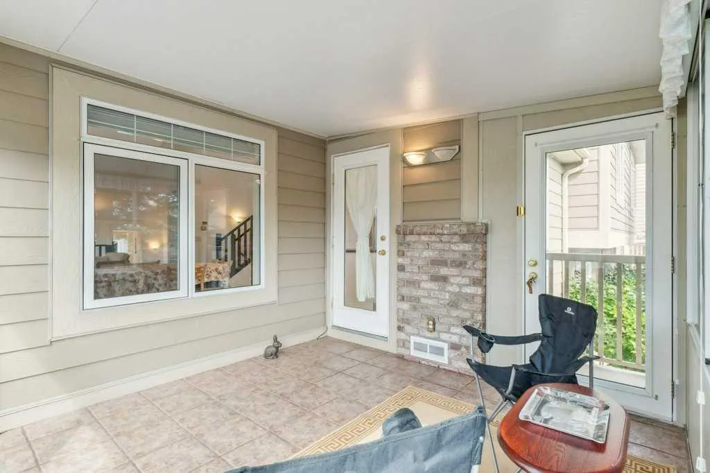 18 Varsity Estates Park NW