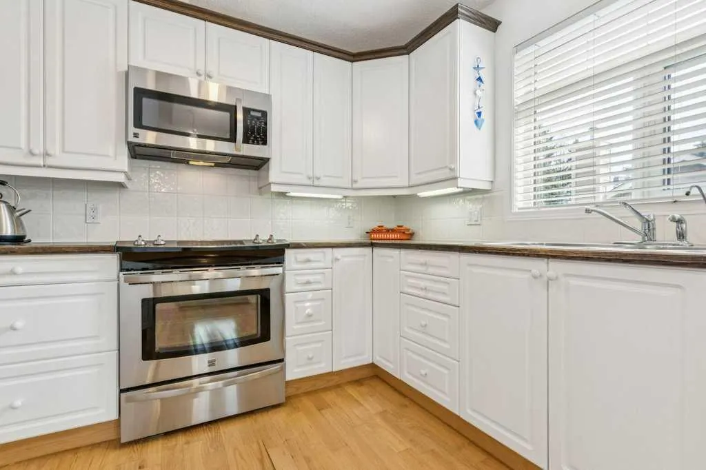 18 Varsity Estates Park NW