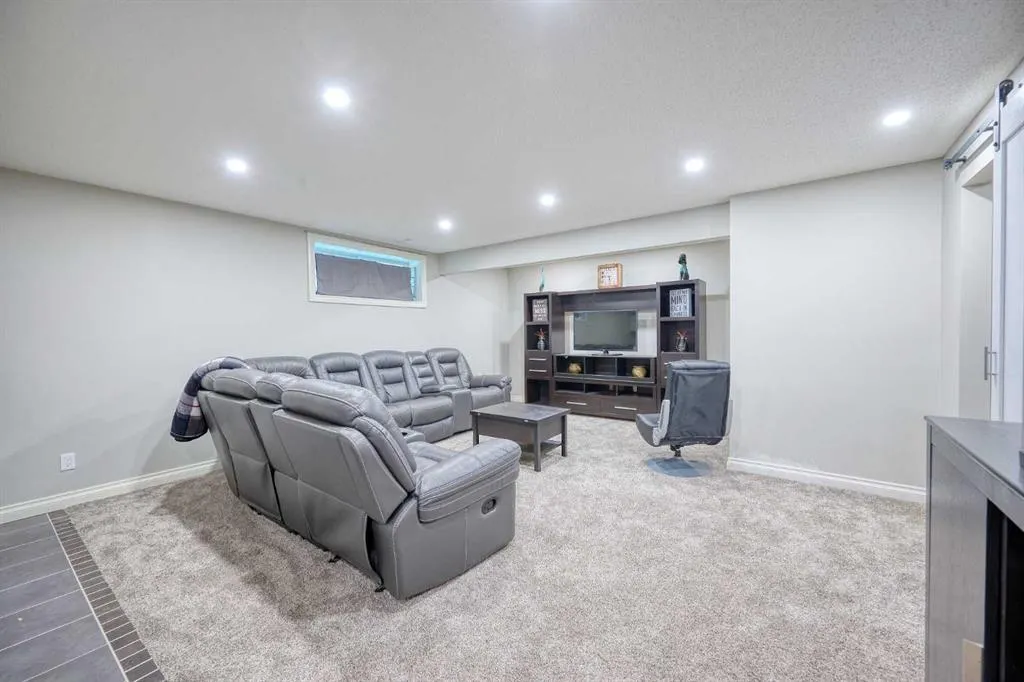112 Panamount Green NW