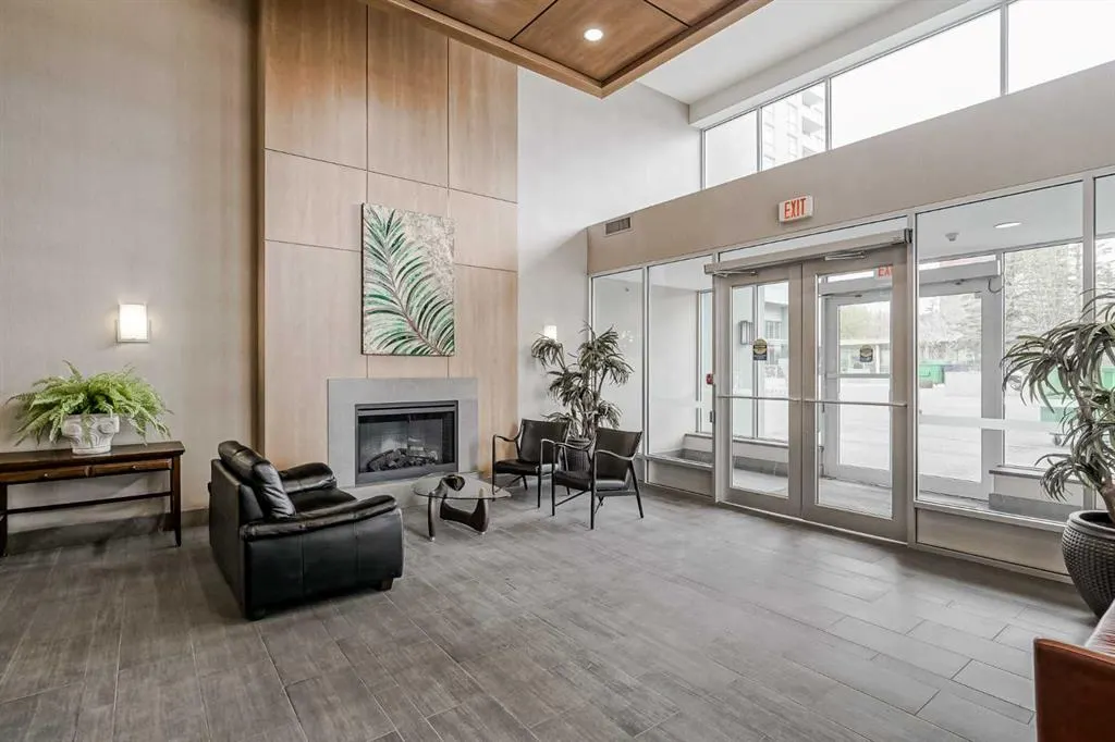 77 Spruce Place SW, #405
