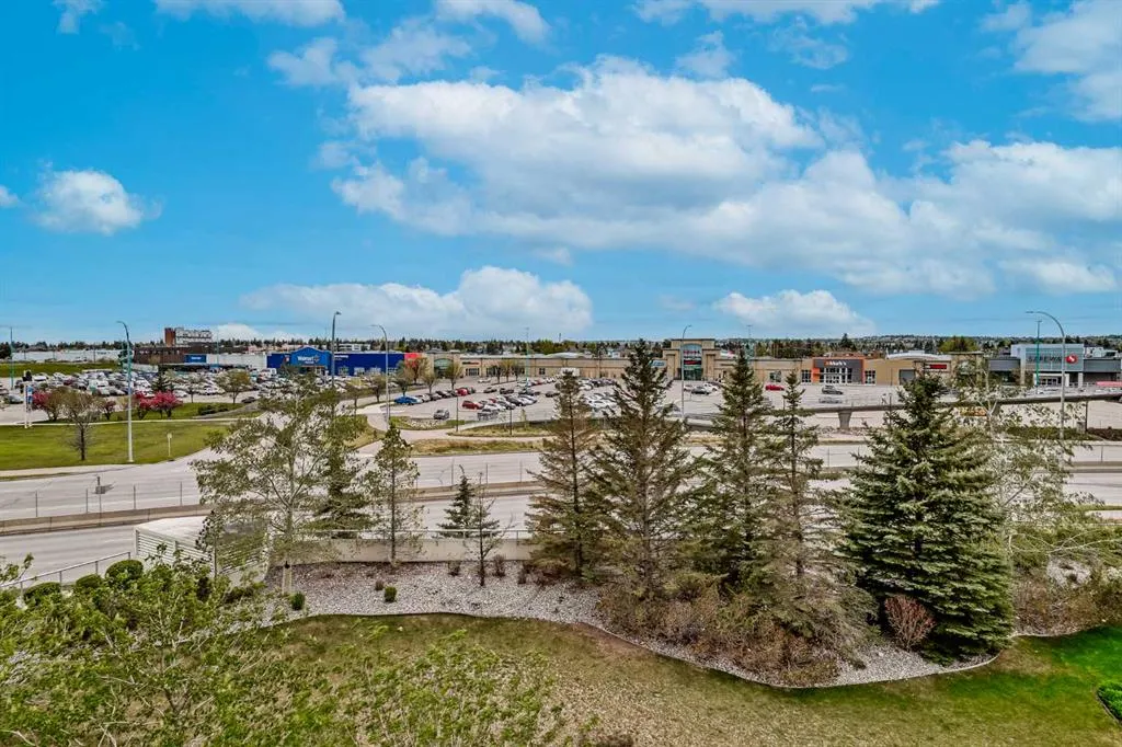 77 Spruce Place SW, #405