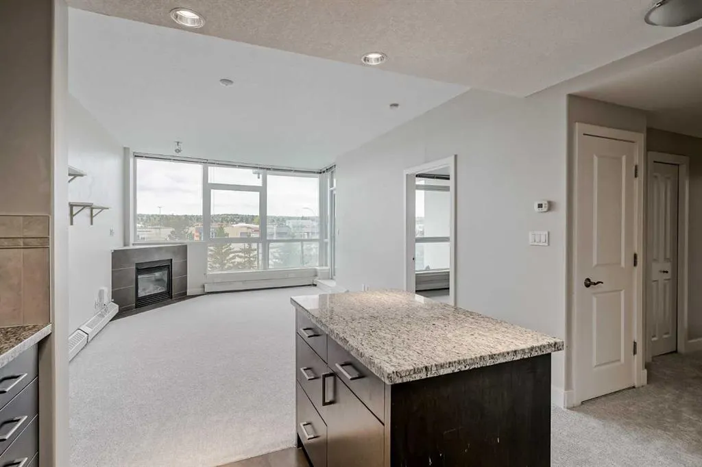 77 Spruce Place SW, #405
