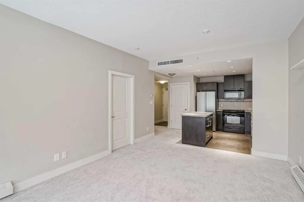 77 Spruce Place SW, #405