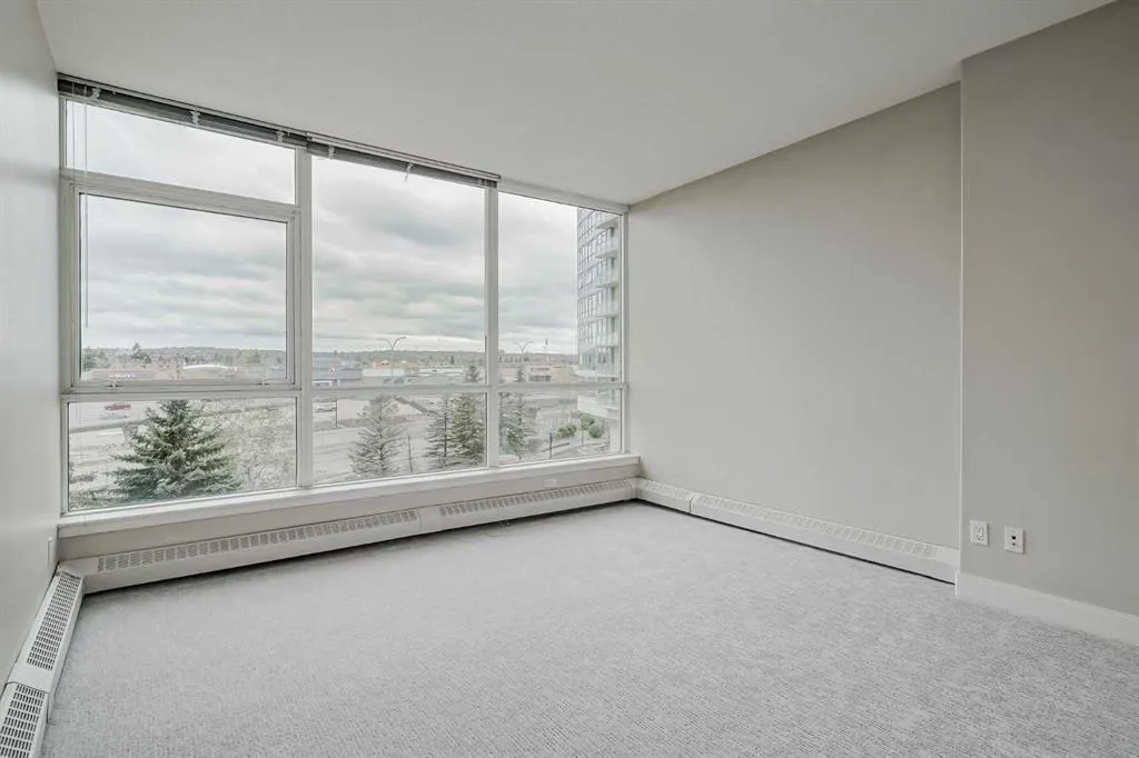 77 Spruce Place SW, #405