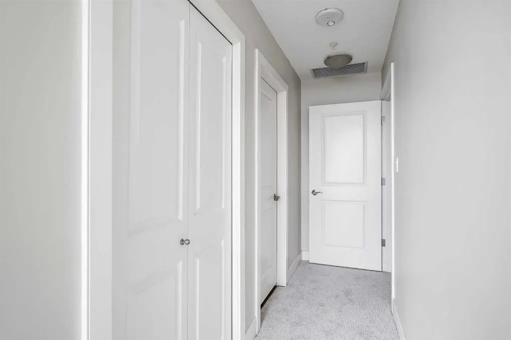 77 Spruce Place SW, #405