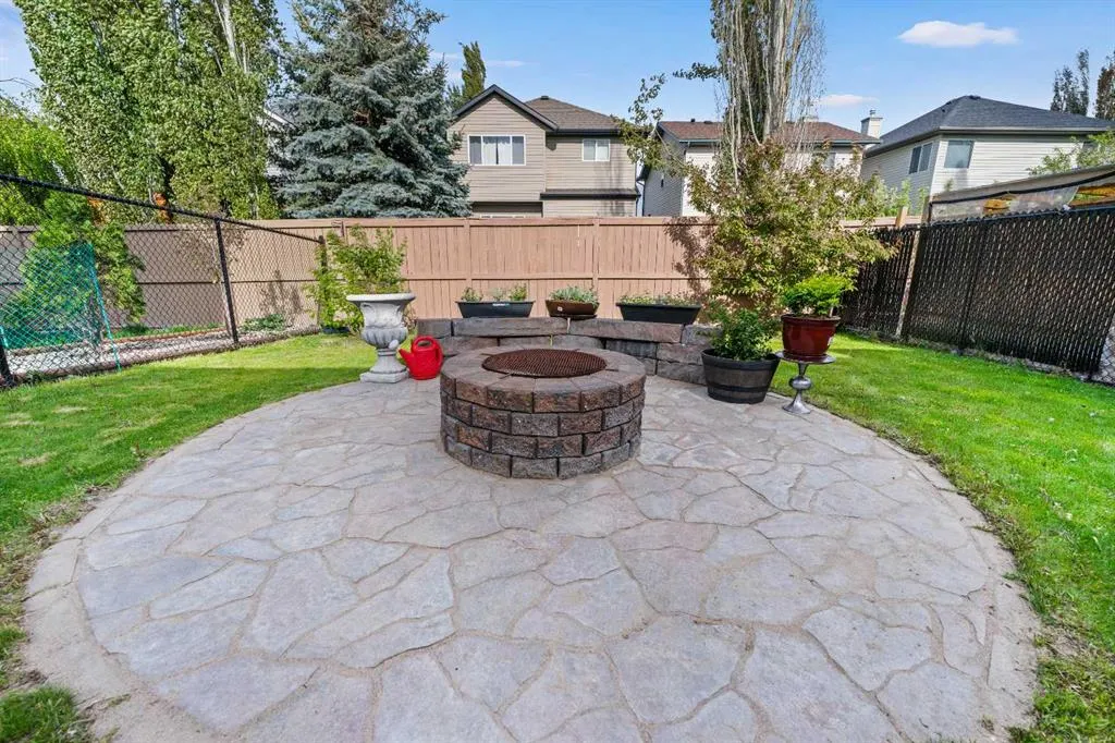 117 Cranleigh Place SE