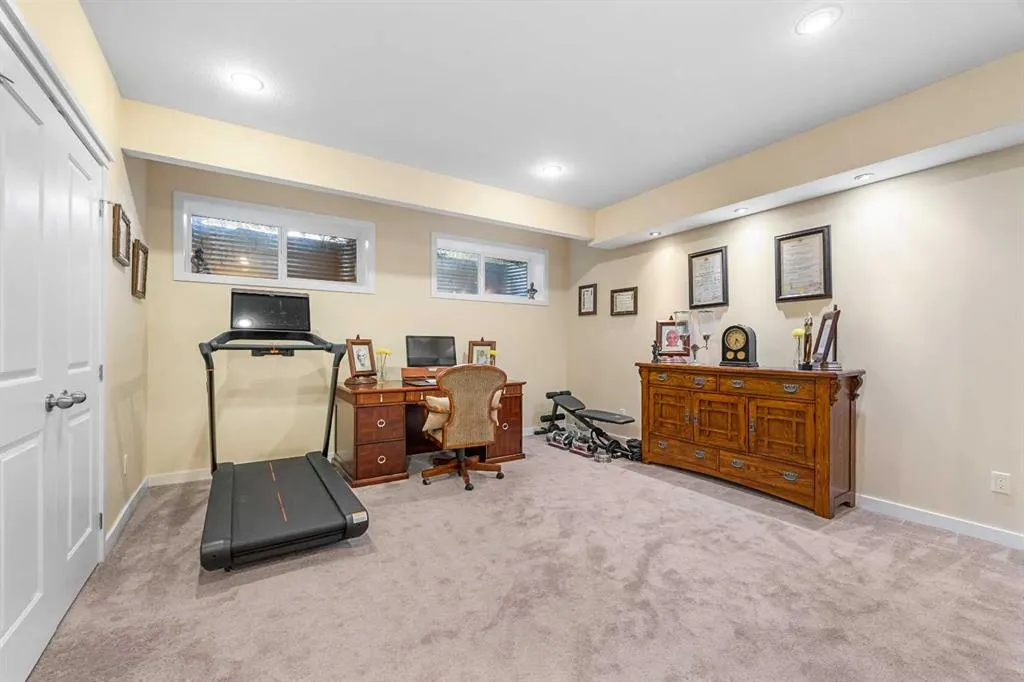 117 Cranleigh Place SE