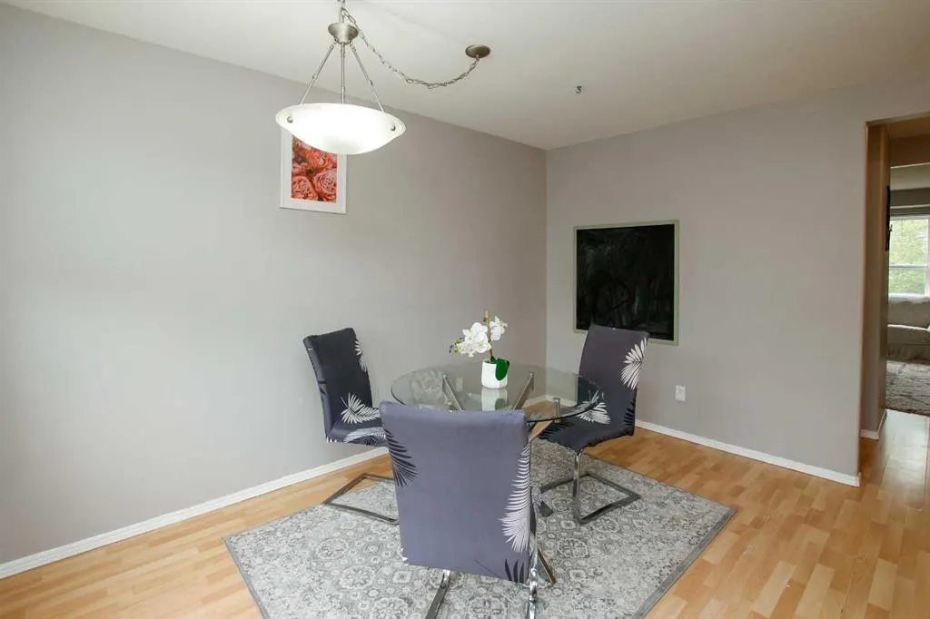 83 Lawford Avenue