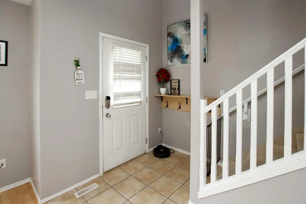 83 Lawford Avenue
