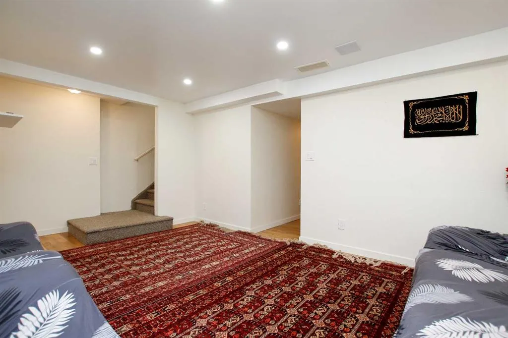 83 Lawford Avenue