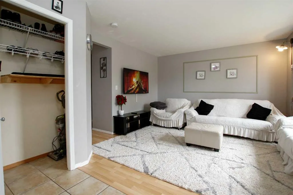 83 Lawford Avenue
