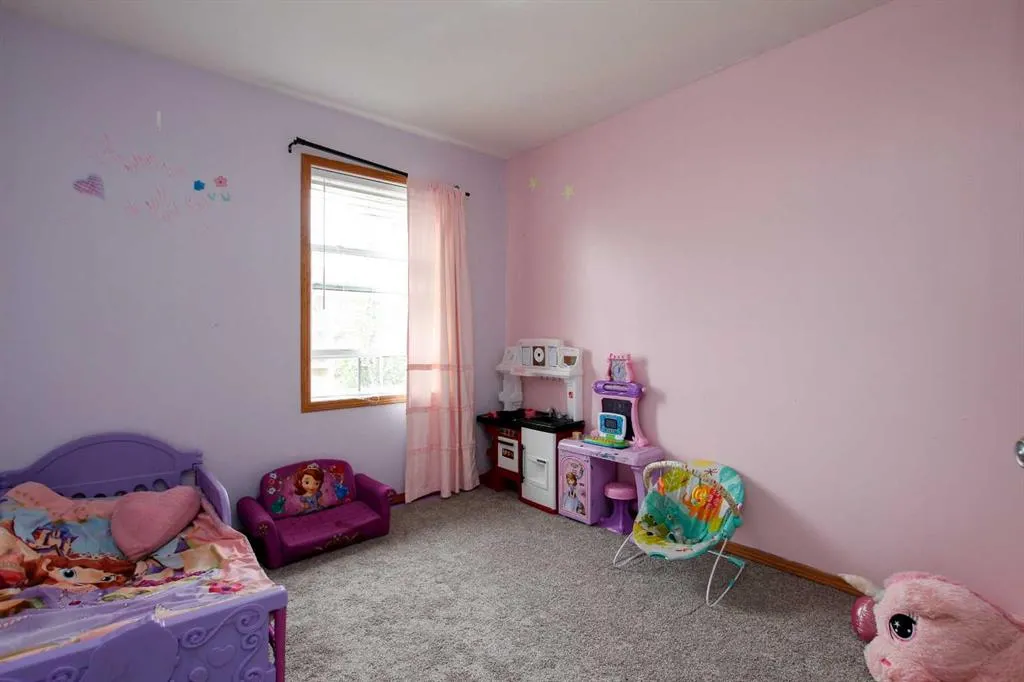 83 Lawford Avenue
