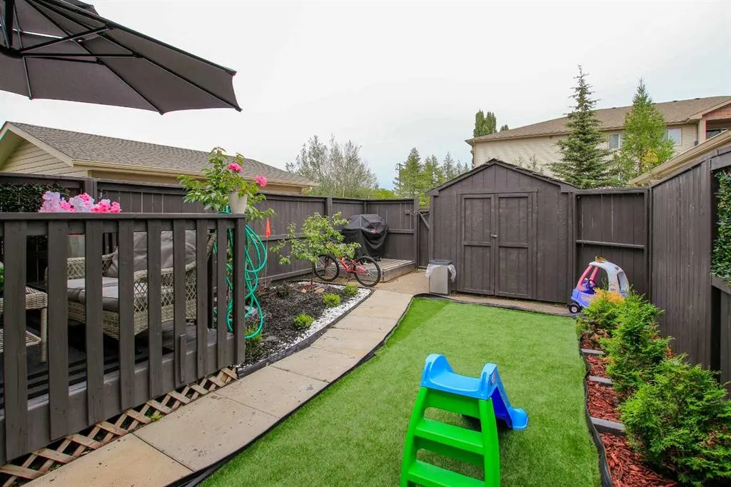 83 Lawford Avenue