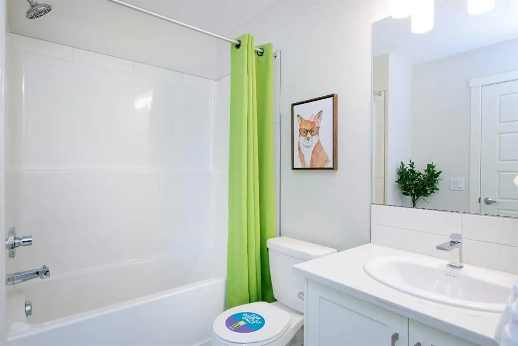 135 Mahogany Parade SE, #109