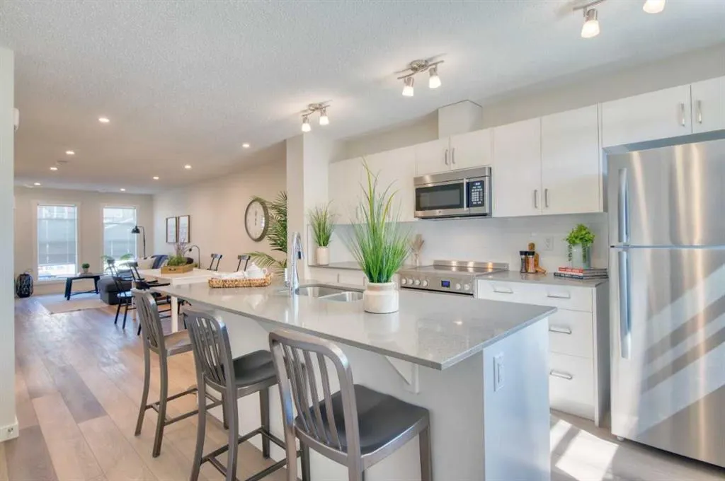 135 Mahogany Parade SE, #109