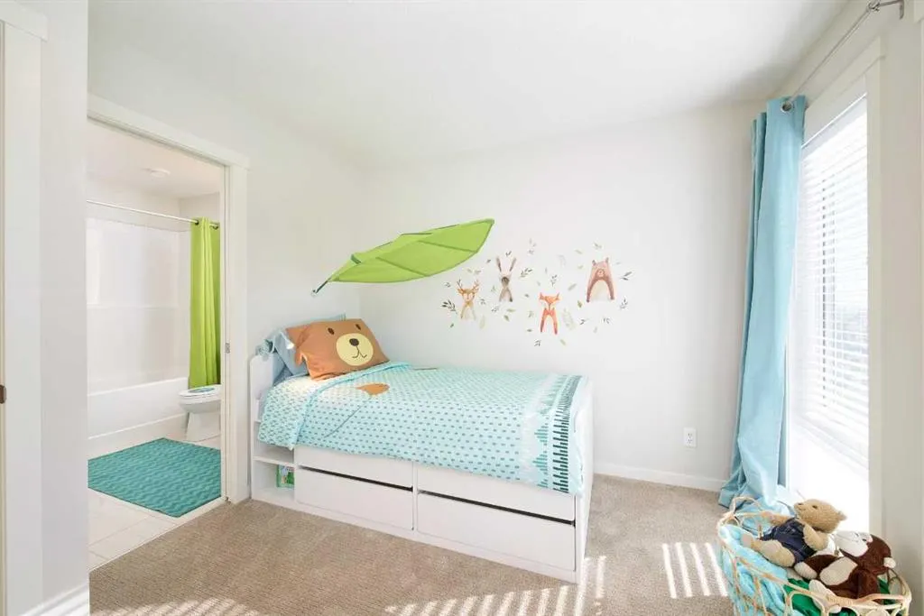 135 Mahogany Parade SE, #109
