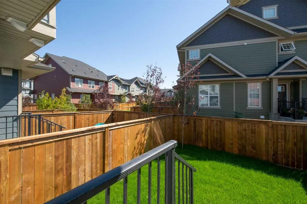135 Mahogany Parade SE, #109