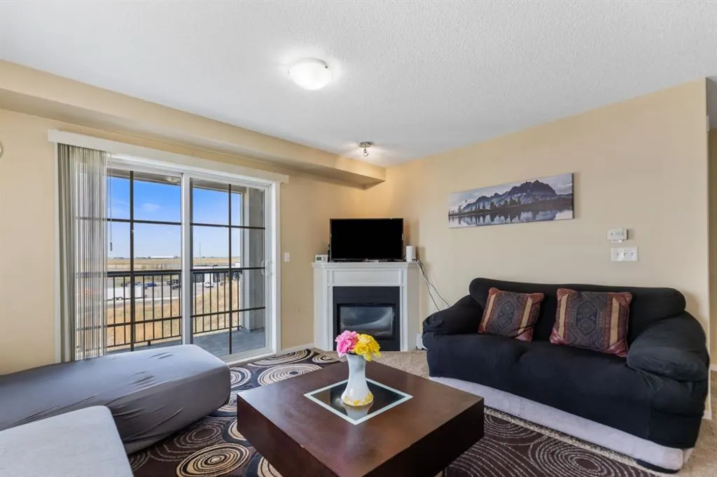 279 copperpond Common SE, #3306